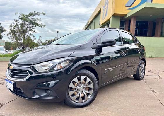 CHEVROLET ONIX 1.4 MPFI ADVANTAGE 8V FLEX 4P AUTOMÁTICO